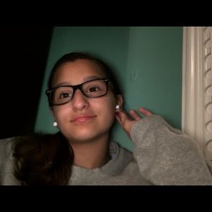 Meet your Posher, Aremi